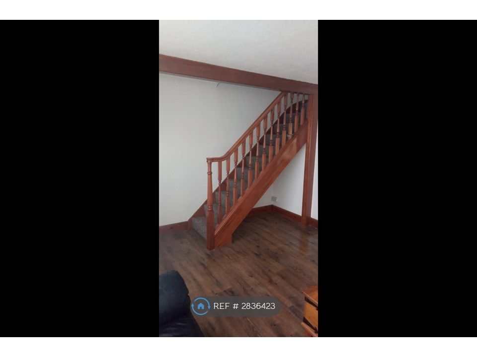 Property photo 2 of 8 Stair Case
