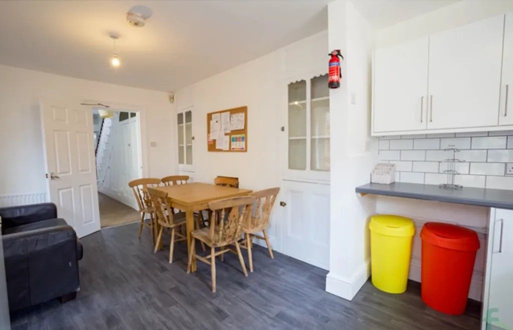 Property photo 2 of 5