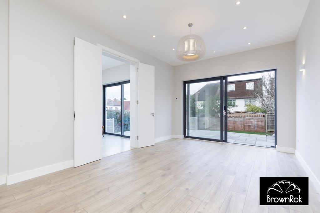 Property photo 1 of 19 40Stjohns6