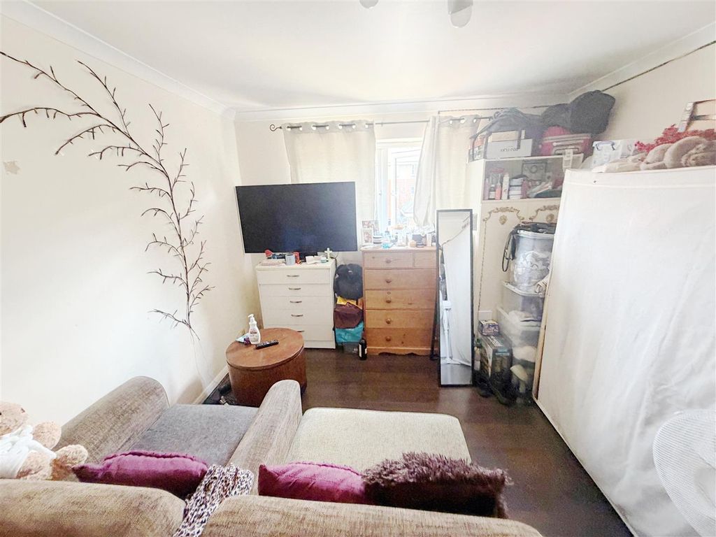 Property photo 3 of 11 Rec 1