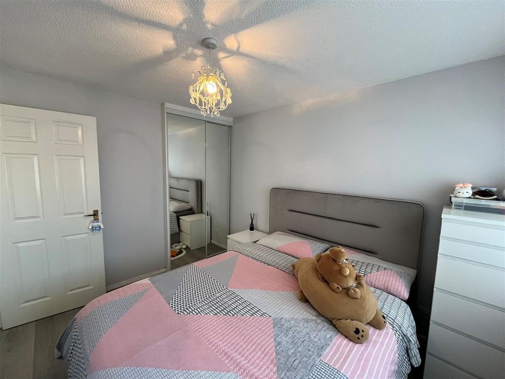 Additional image 9 of 3 bed semi-detached house to rentFenners, Weston-Super-Mare BS22