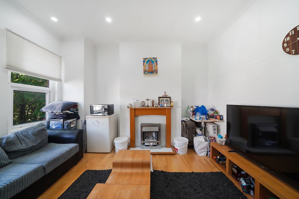 Property photo 2 of 12 10