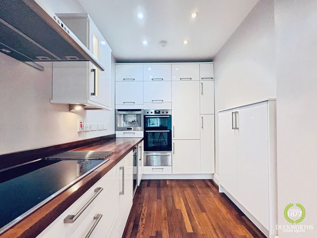 Property photo 3 of 34