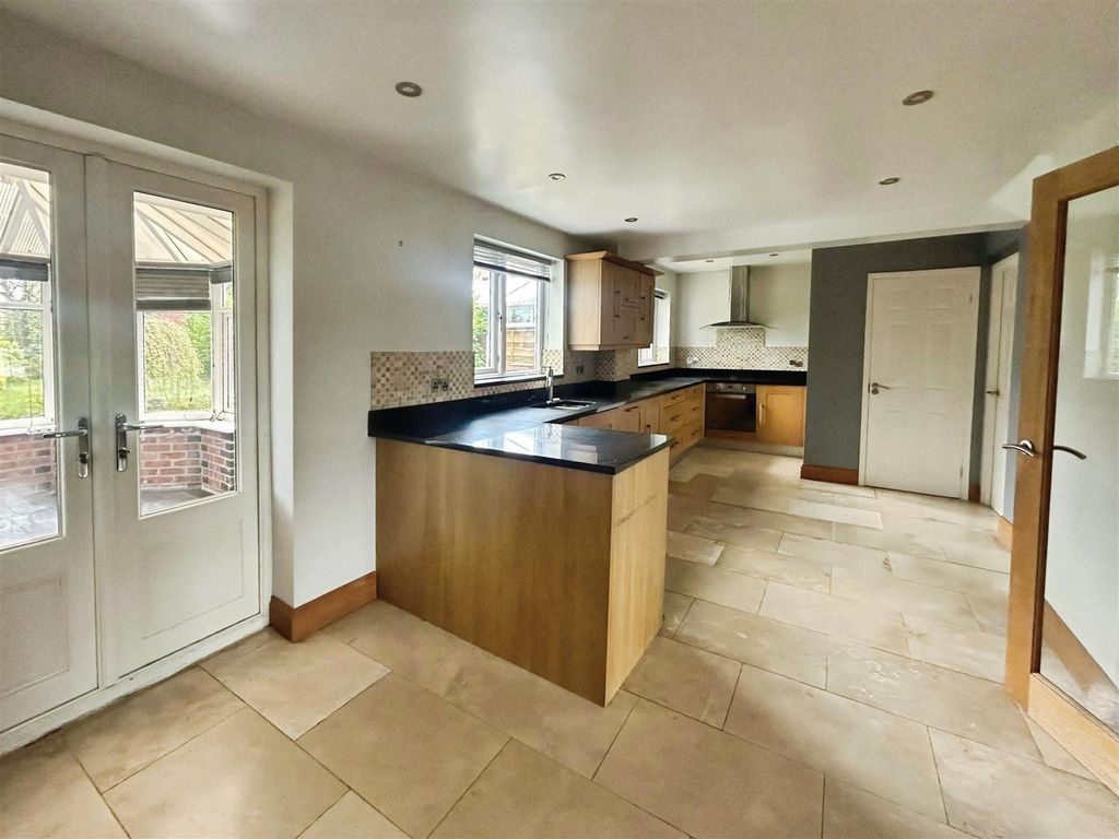 Property photo 3 of 9 4F12c688-2.Jpg