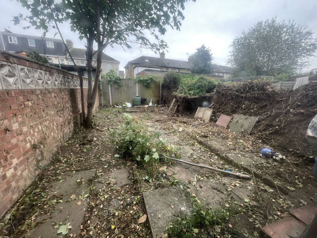 Property photo 3 of 10