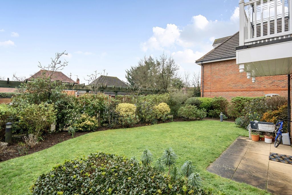 Property photo 2 of 10 1418069-2-6997005...