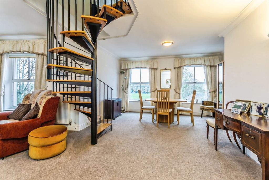 Property photo 1 of 24 Pbox-Img.Jpg