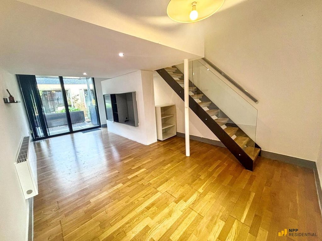 Property photo 1 of 15 Living Room