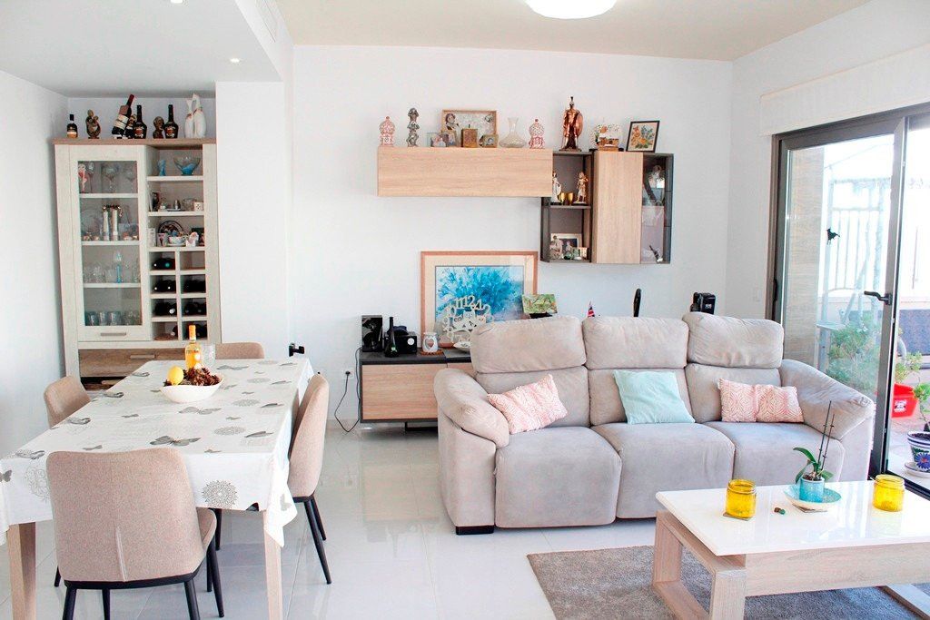 Property photo 2 of 34