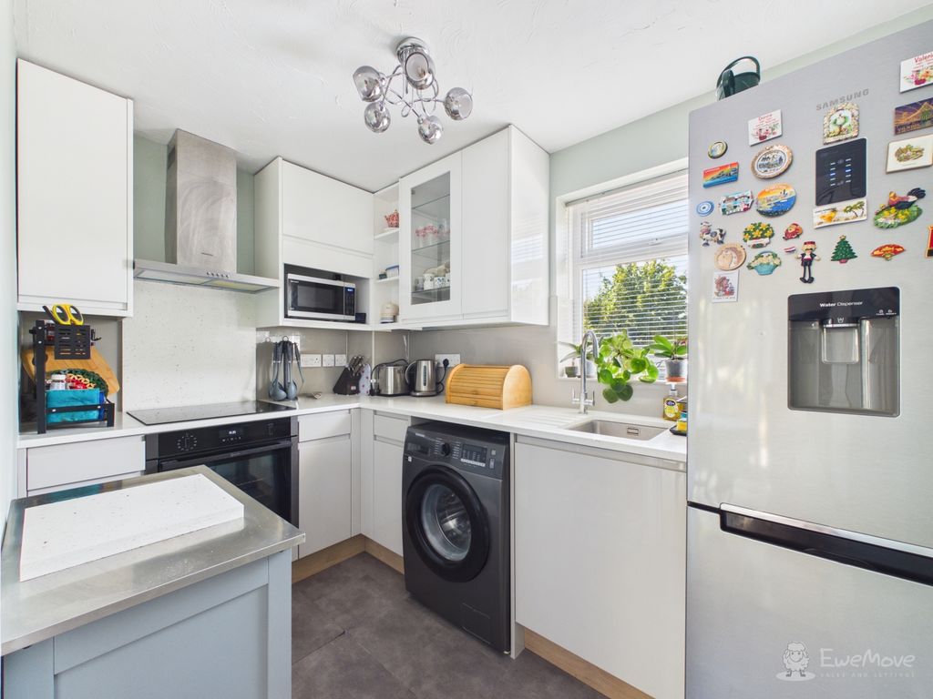 Property photo 3 of 16 Kitchen- Mark Stephens Ewemove Newmarket And Soham
