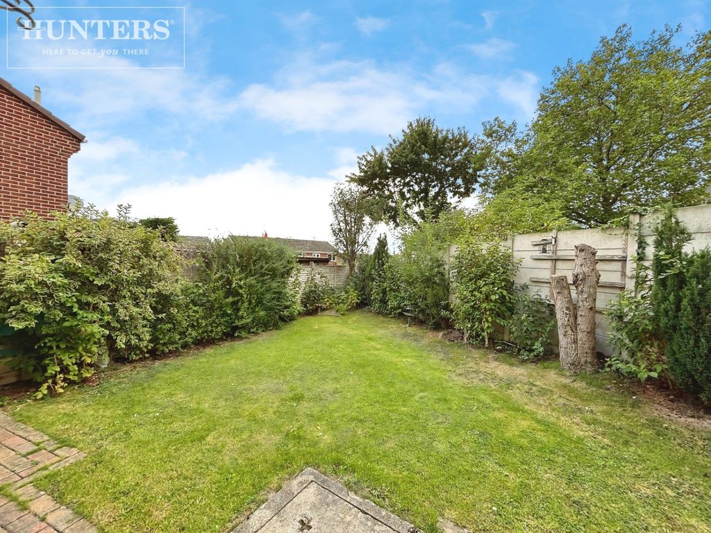 Property photo 2 of 14 Pbox-Garden-340582.Jpg