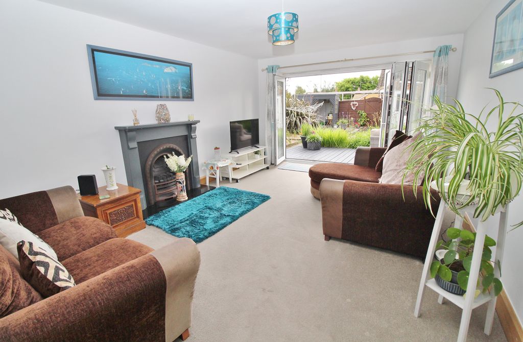 Property photo 3 of 27