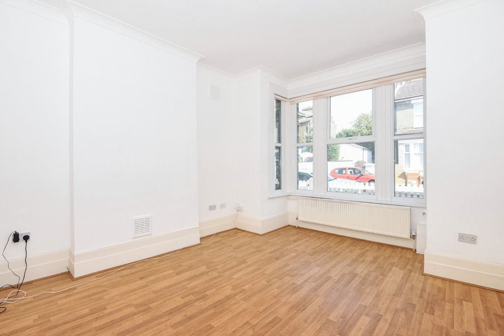 Property photo 2 of 6 Picture No. 10