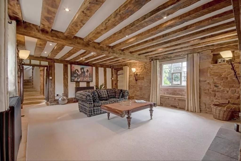 Property photo 3 of 34 2.Jpg