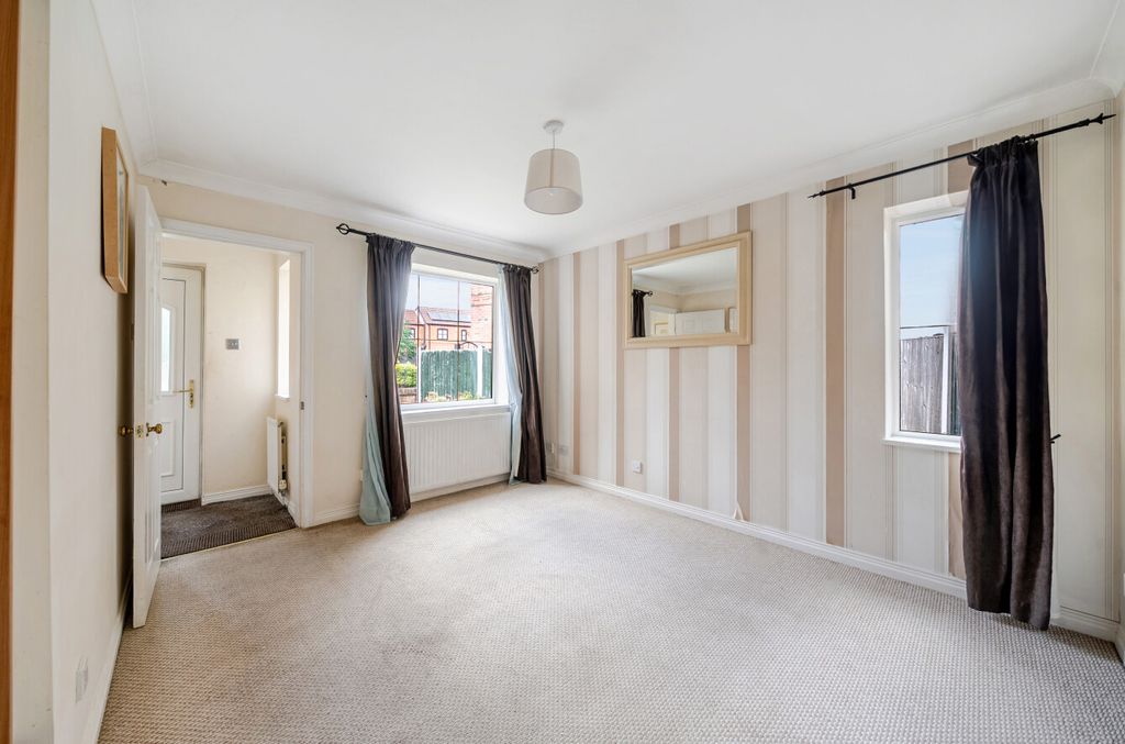 Property photo 2 of 17 1516575-12-6A9Ab9...
