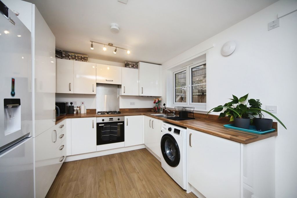 Property photo 3 of 21 Photo