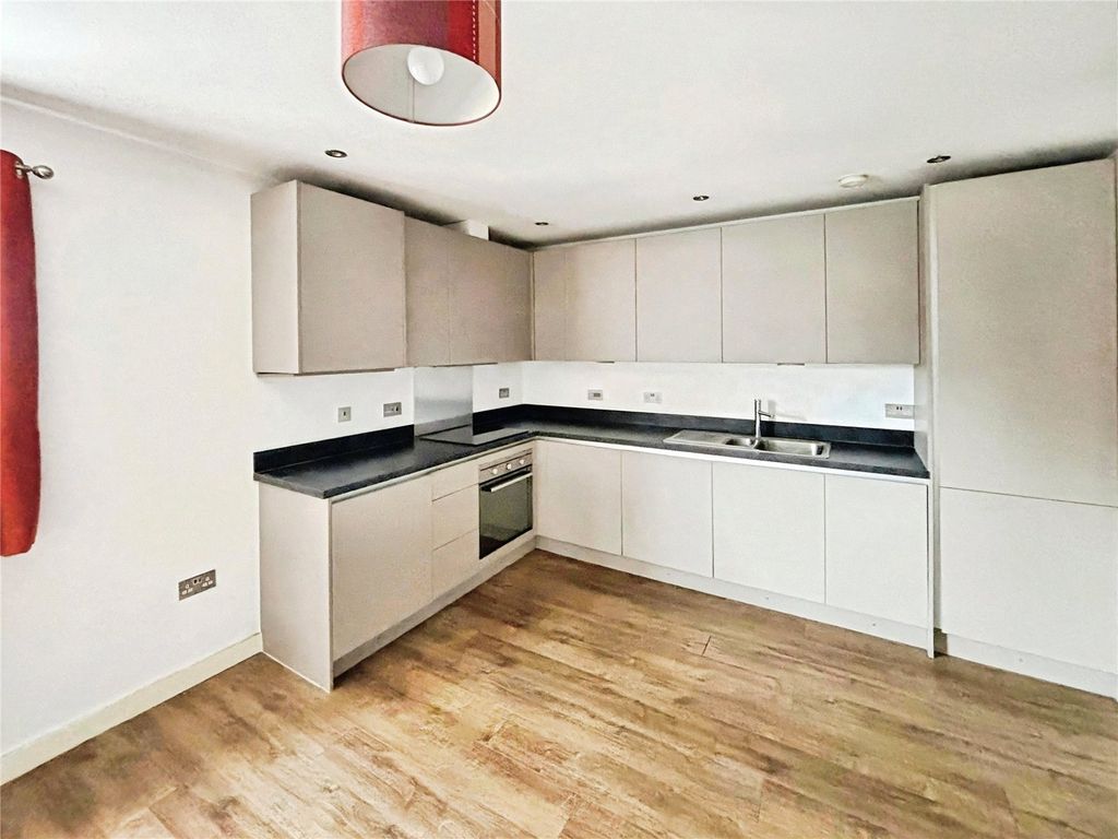Property photo 2 of 13 Picture No. 04