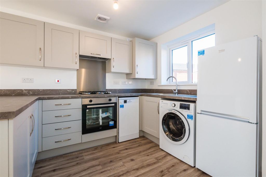 Property photo 3 of 11 Kitchen_2.Jpg