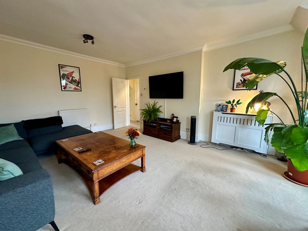 Property photo 3 of 11