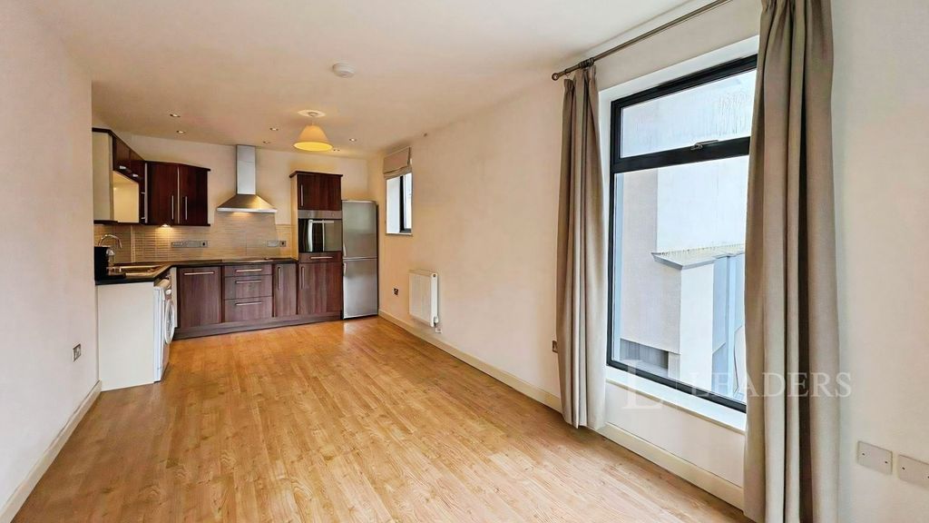 Property photo 2 of 10 Living Kitchen