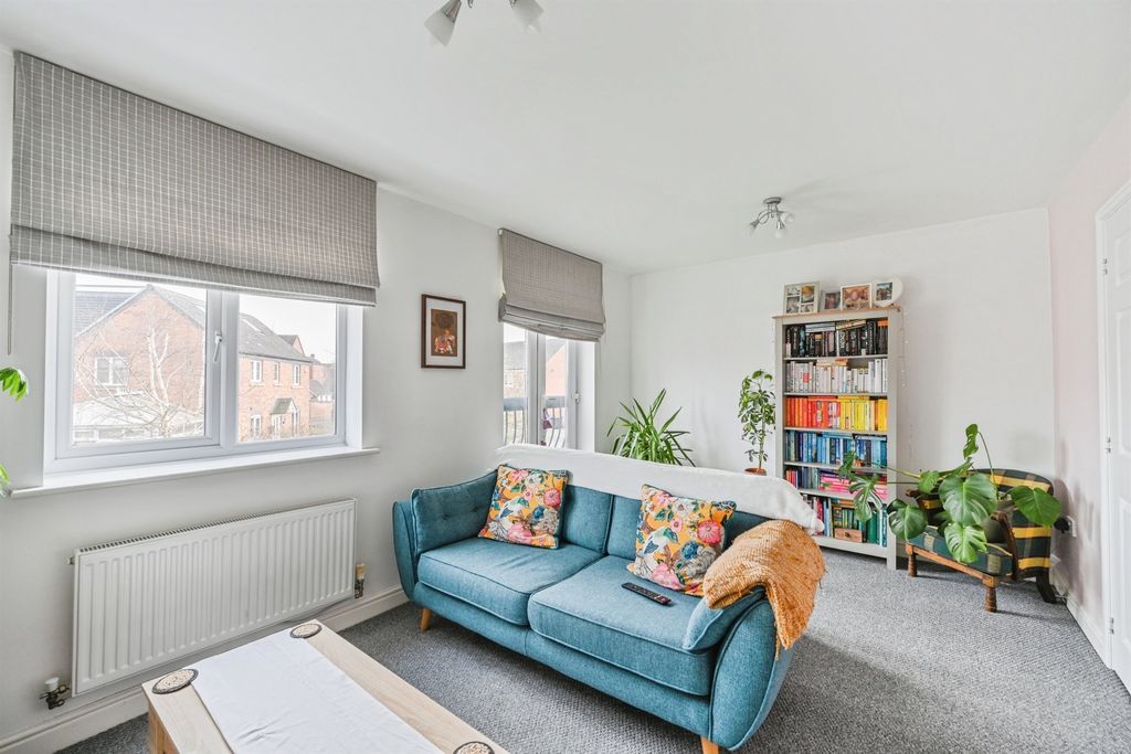 Property photo 3 of 17