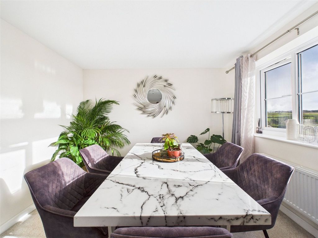 Property photo 2 of 15 Dining Area