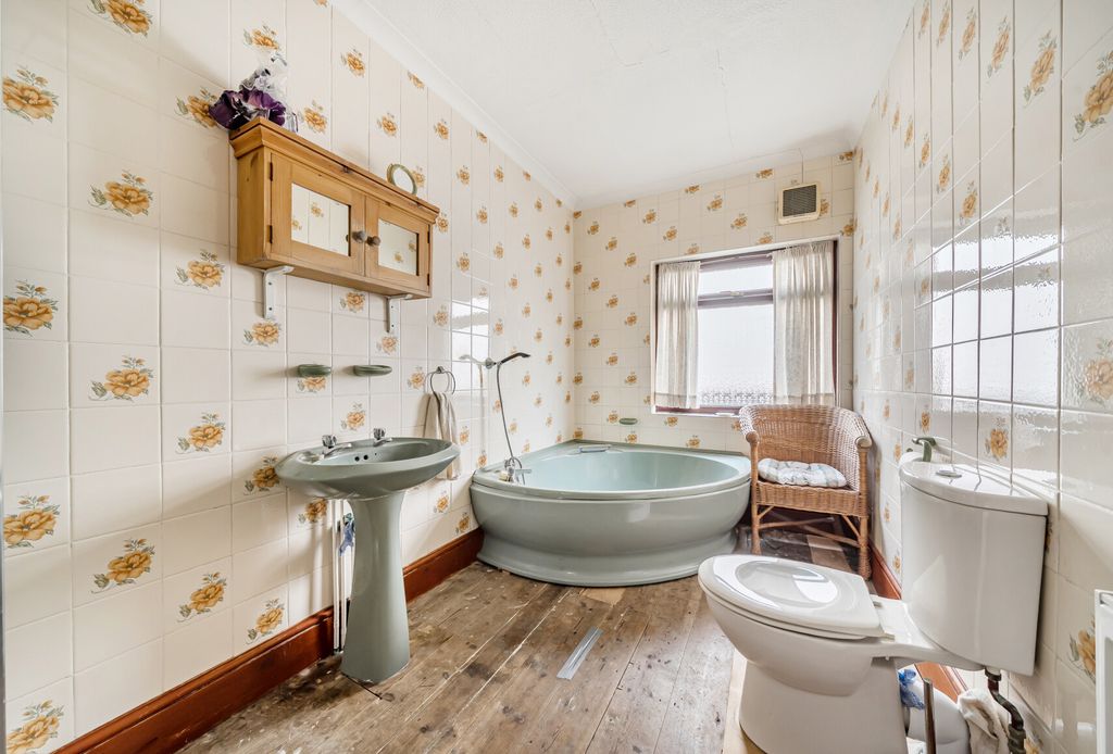 Property photo 2 of 24 1380630-10-6911E6...