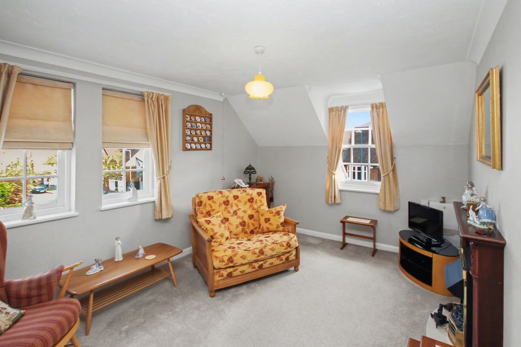 Property photo 3 of 13