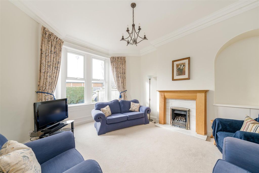 Property photo 2 of 17 3_Abbotsford_Grove-3.Jpg