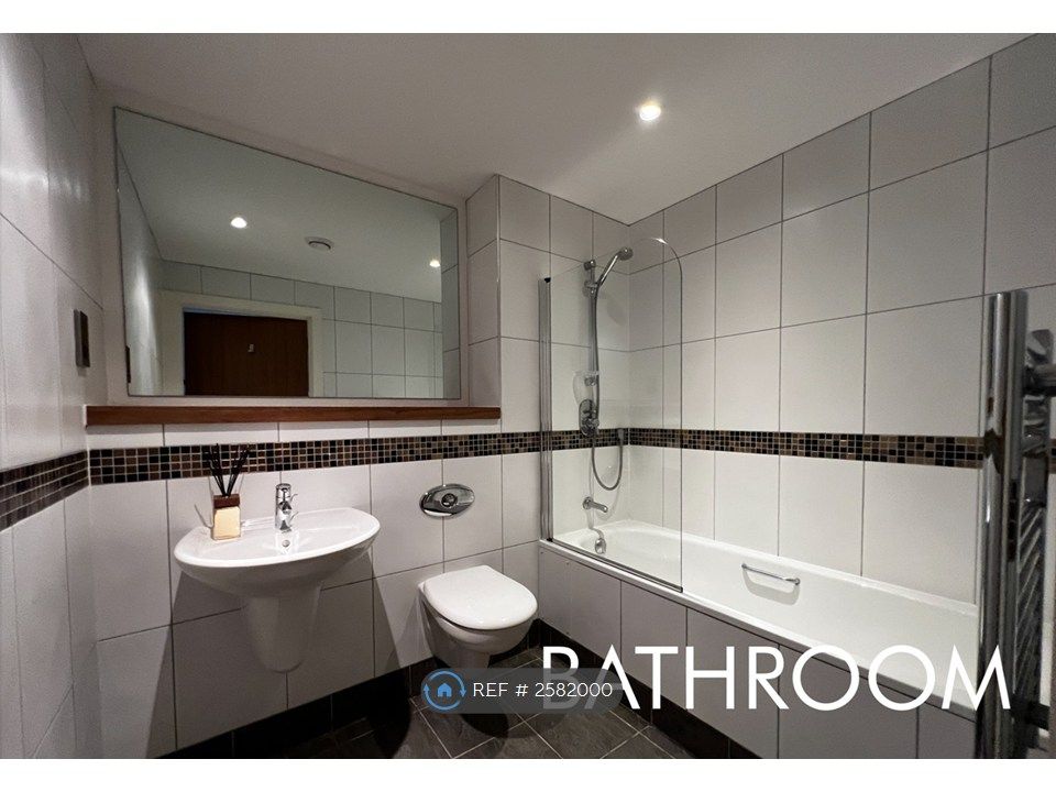 Property photo 3 of 8 Bathroom