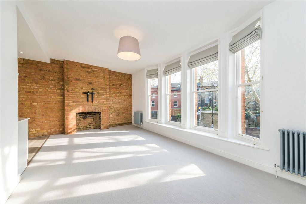 Property photo 1 of 6