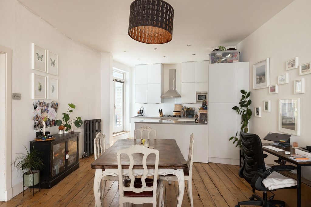 Property photo 3 of 20 19681007_N18.Jpg