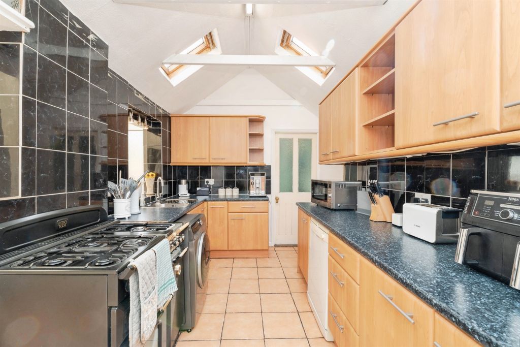 Property photo 2 of 18