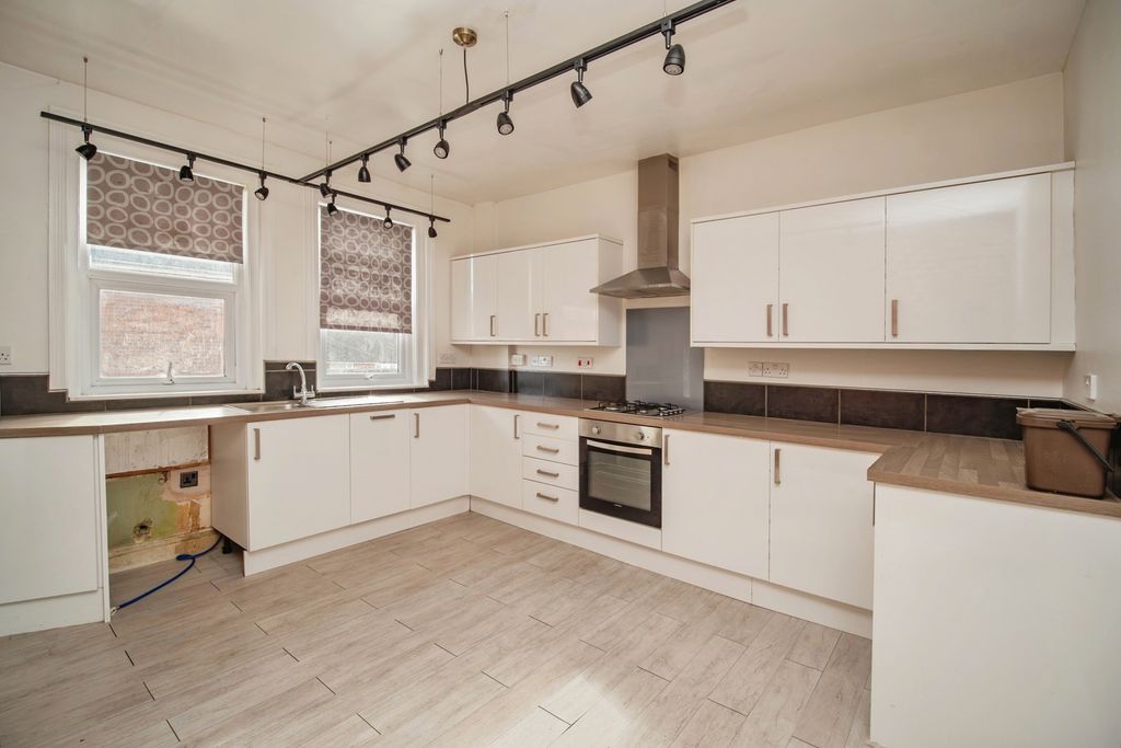 Property photo 3 of 15 Photo