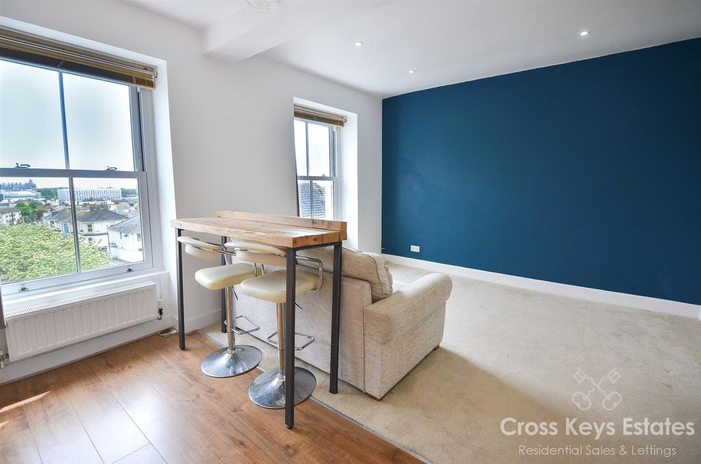 Property photo 3 of 15 Sitting Room/Kitchen