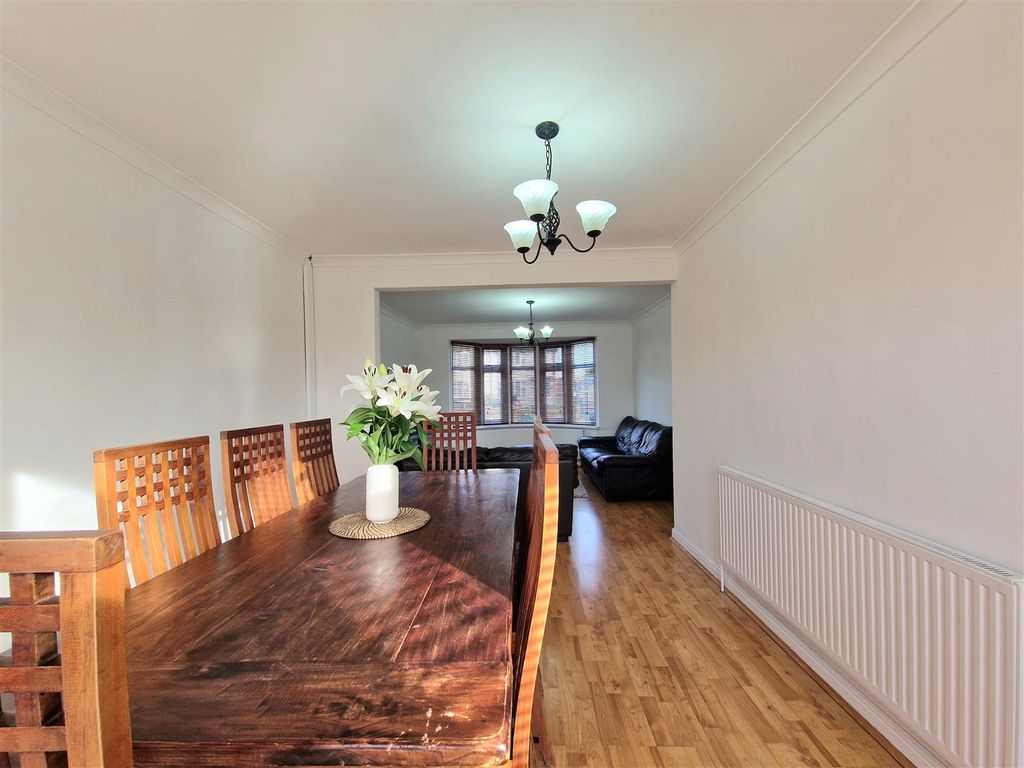 Property photo 3 of 16 20251030_101105.Jpg