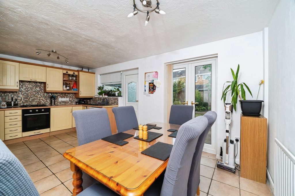 Property photo 3 of 12 Kitchen-Diner