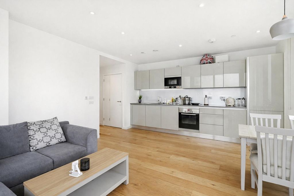 Property photo 3 of 15