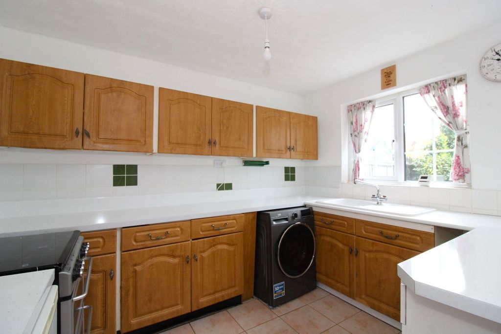 Property photo 2 of 13 Kitchen