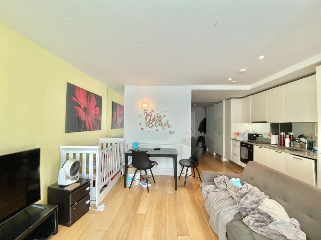 Property photo 3 of 8 Thumbnail_Img_6719.Jpg