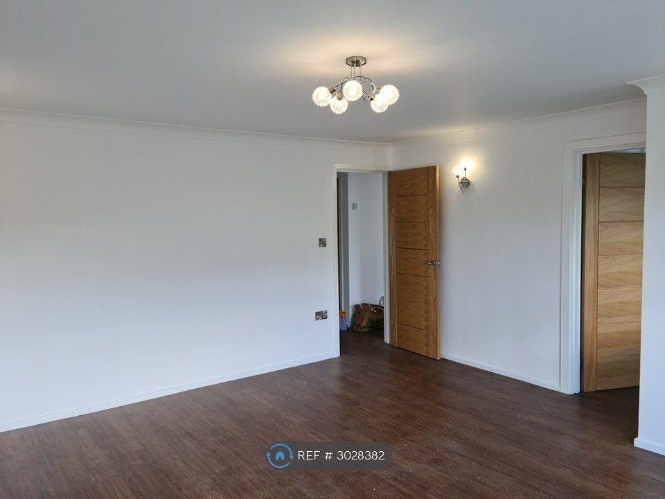 Property photo 3 of 26 Lounge
