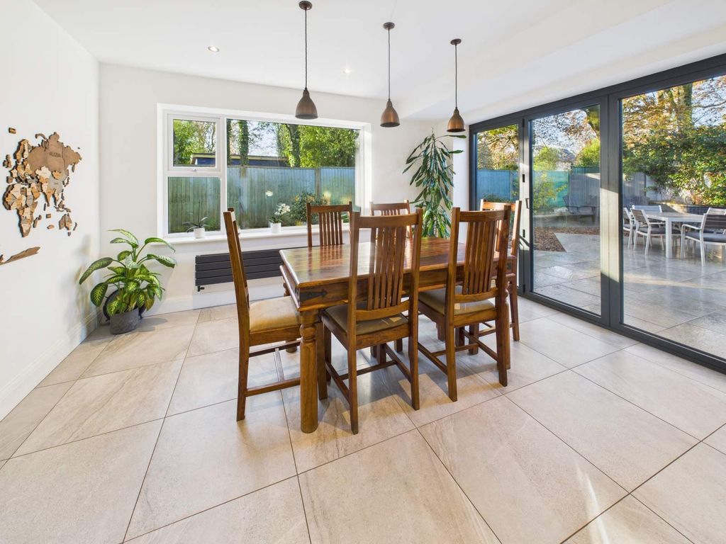 Property photo 3 of 35 Dining Area