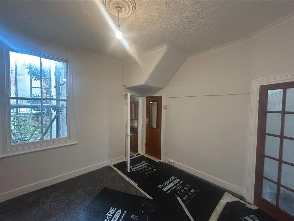 Property photo 3 of 15 Dining Room