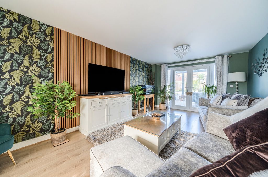 Property photo 1 of 23 1343017-11-68B570...