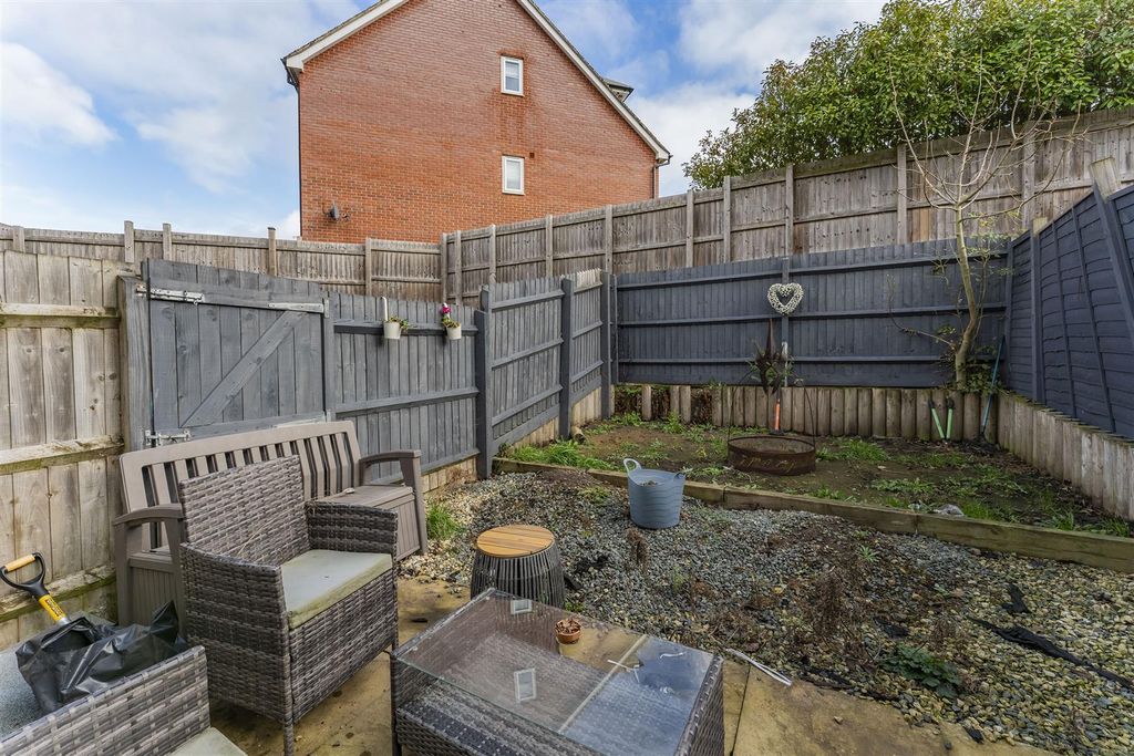 Property photo 2 of 23