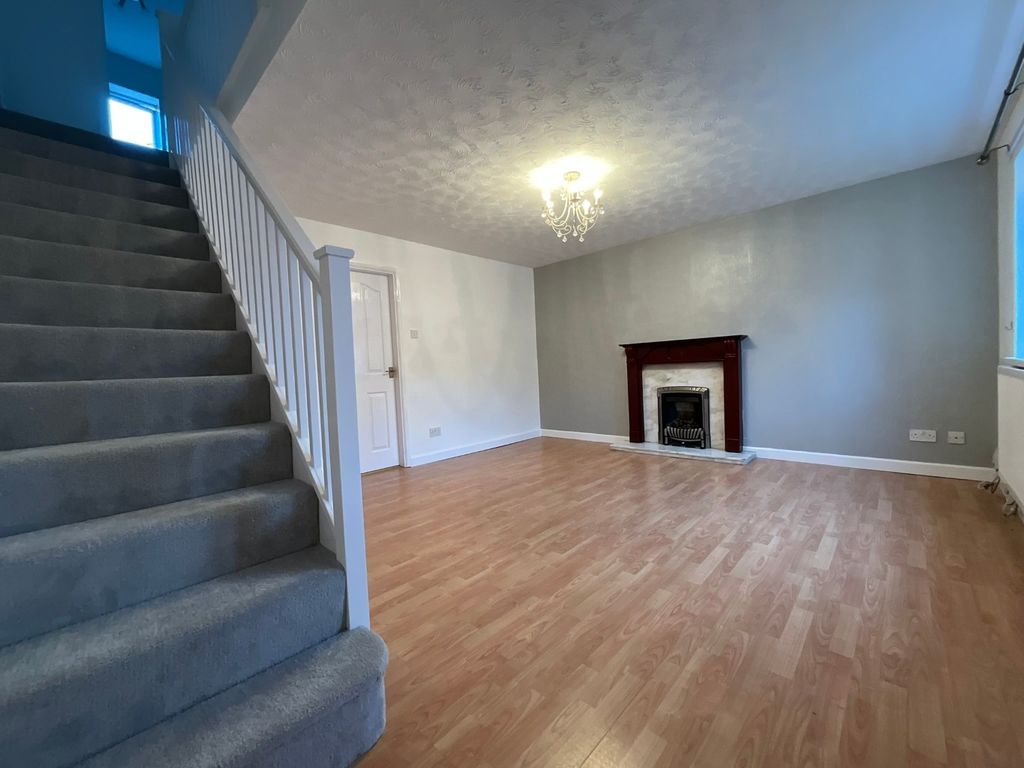 Property photo 2 of 11 4556953