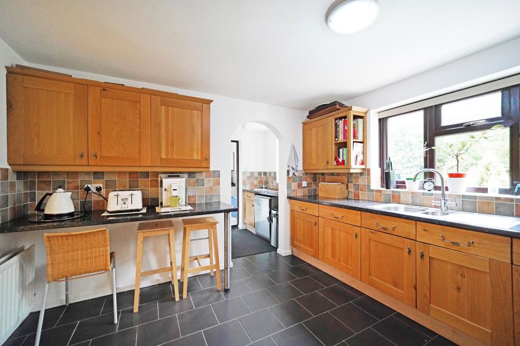 Property photo 2 of 31 Picture No. 85