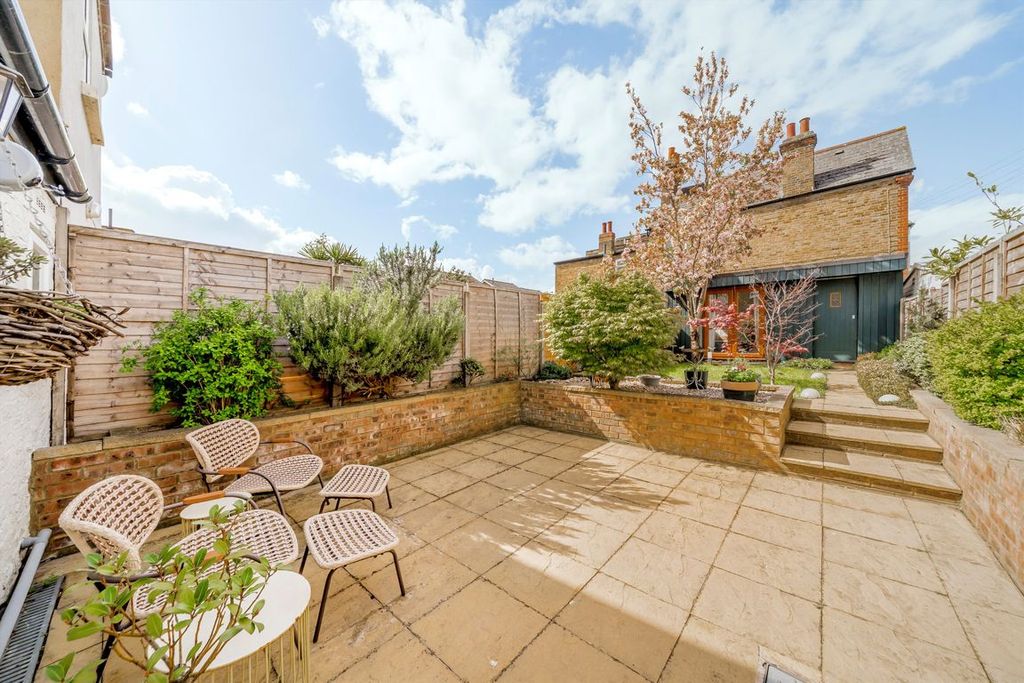 Property photo 2 of 6