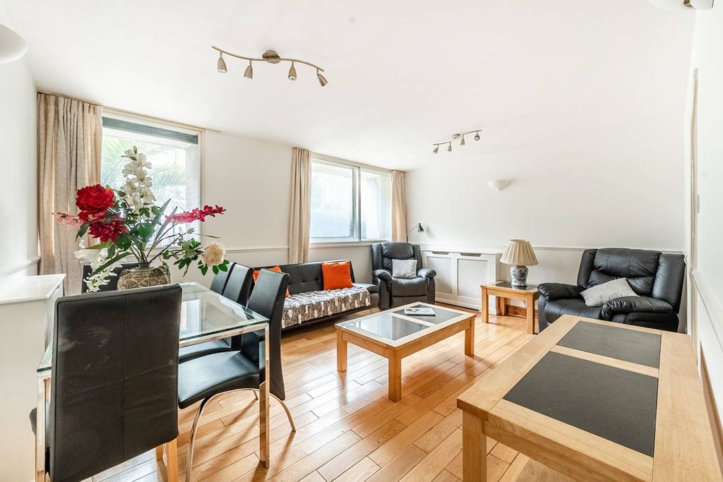 Property photo 1 of 6