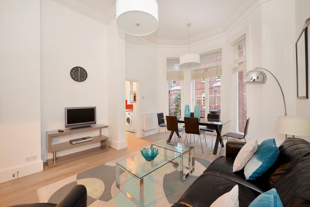 Property photo 2 of 8 Picture 2